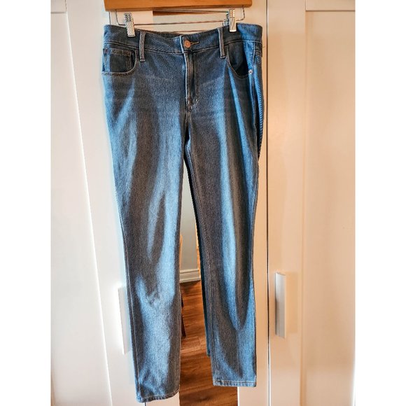 Old Navy Rockstar 24/7 Sculpt Super Skinny Mid-Rise Jeans | Size 6 - Picture 2 of 7